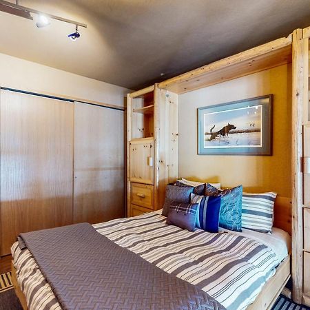 Tastefully-Updated, Classic Tahoe Family Home Truckee Exteriér fotografie