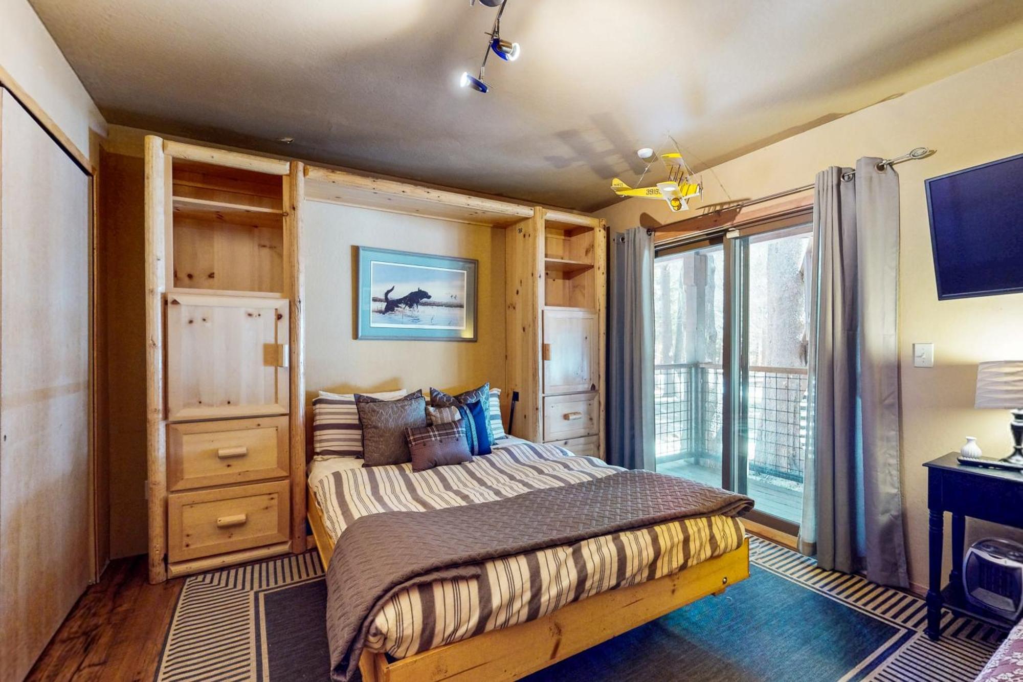 Tastefully-Updated, Classic Tahoe Family Home Truckee Exteriér fotografie