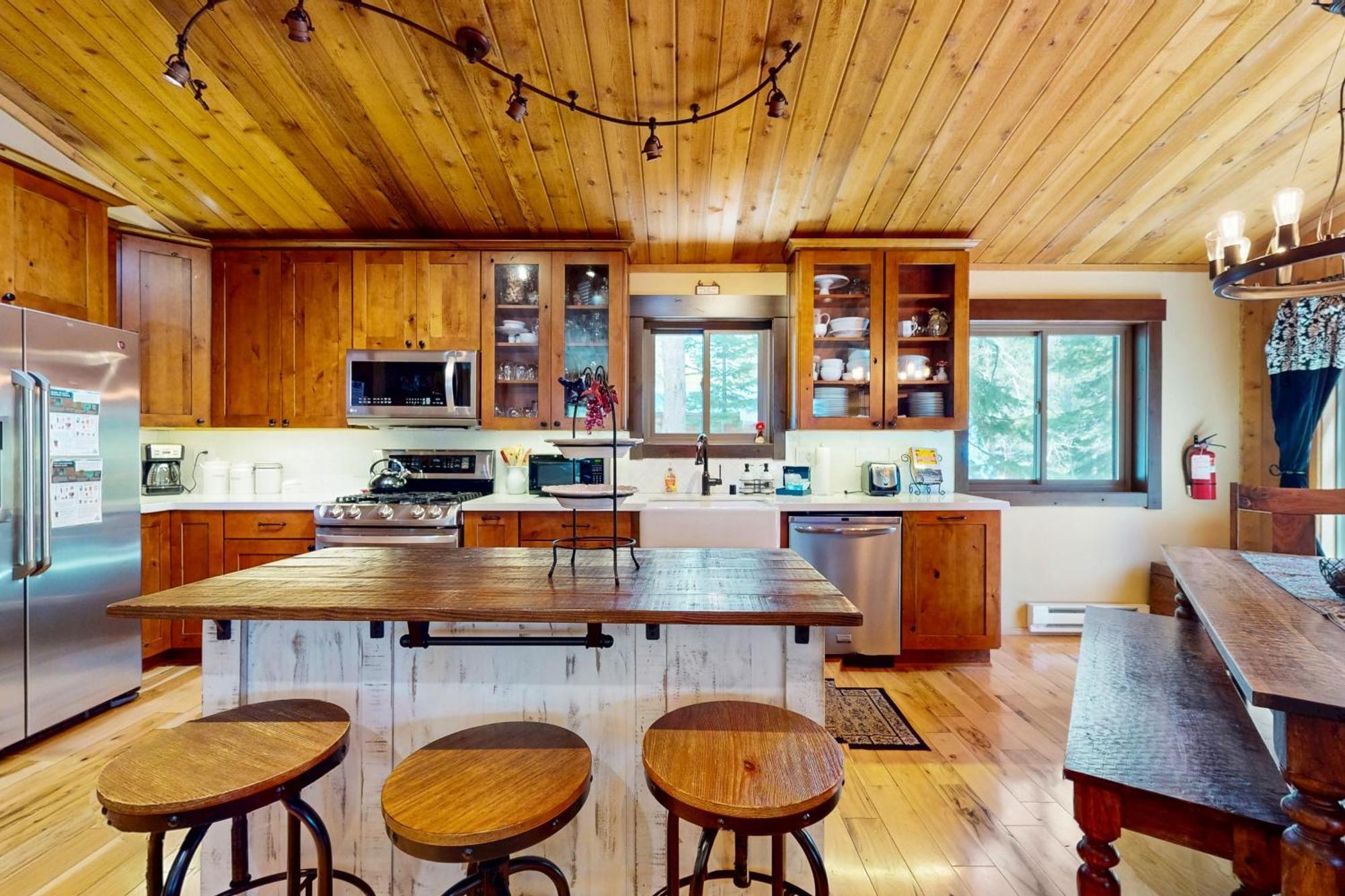 Tastefully-Updated, Classic Tahoe Family Home Truckee Exteriér fotografie